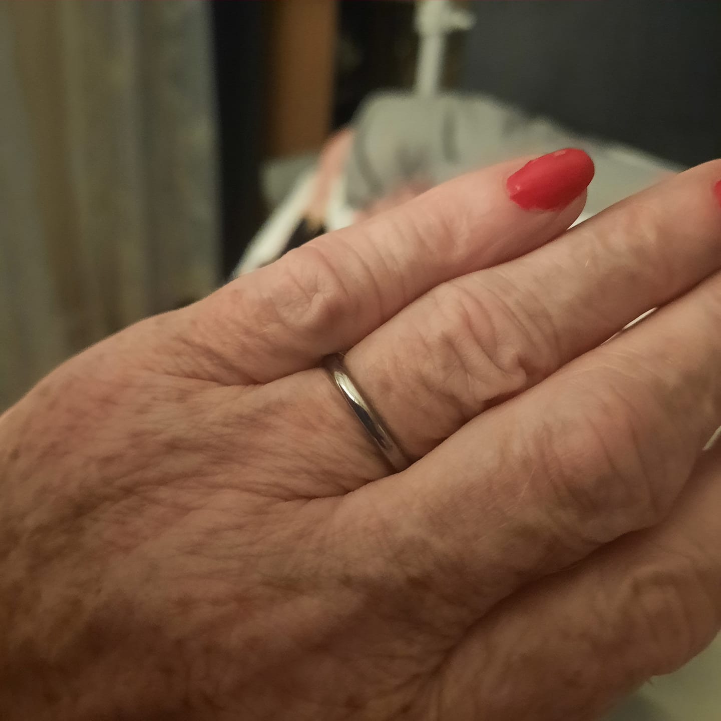 Customer photo review of Original 2mm Wonder Ring