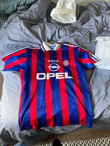 Customer photo review of Men’s Retro Football Shirt Mystery Box