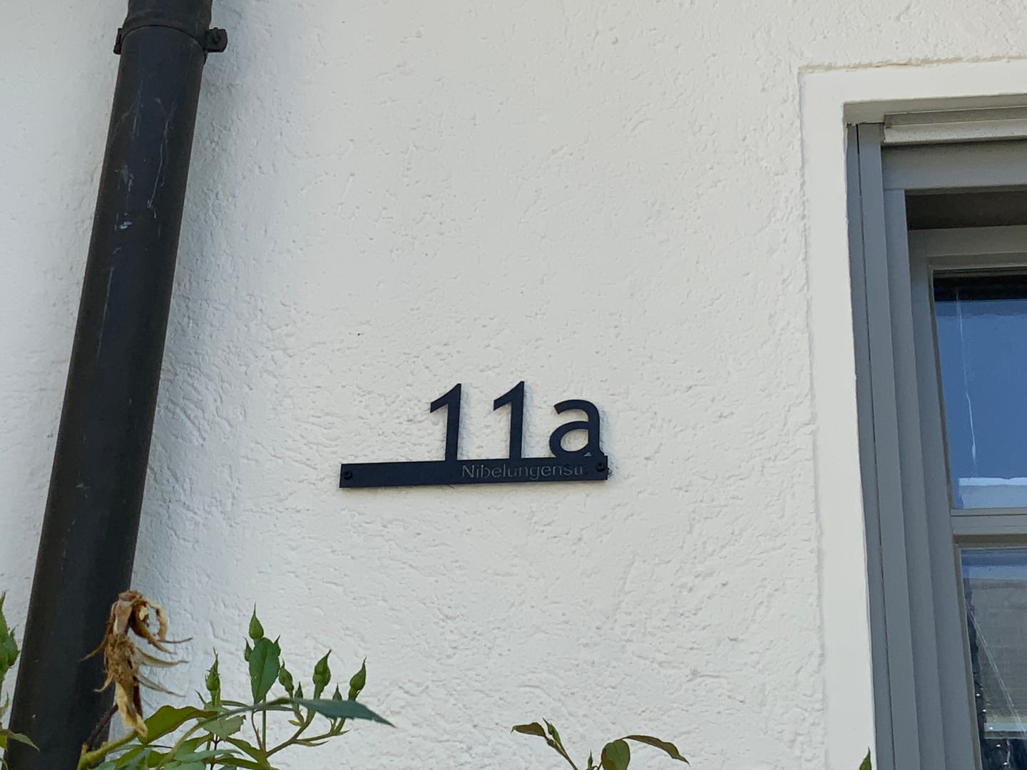 Customer photo review of Hausnummernschild "Viktoria" mit Straßennamen