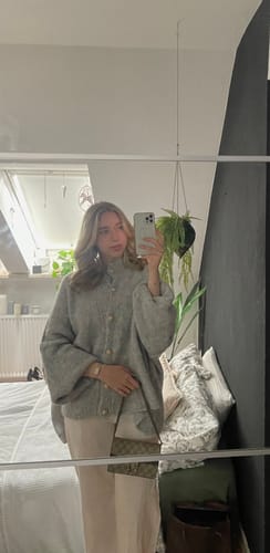 Customer photo review of Danielle Strickjacke - Hellgrau