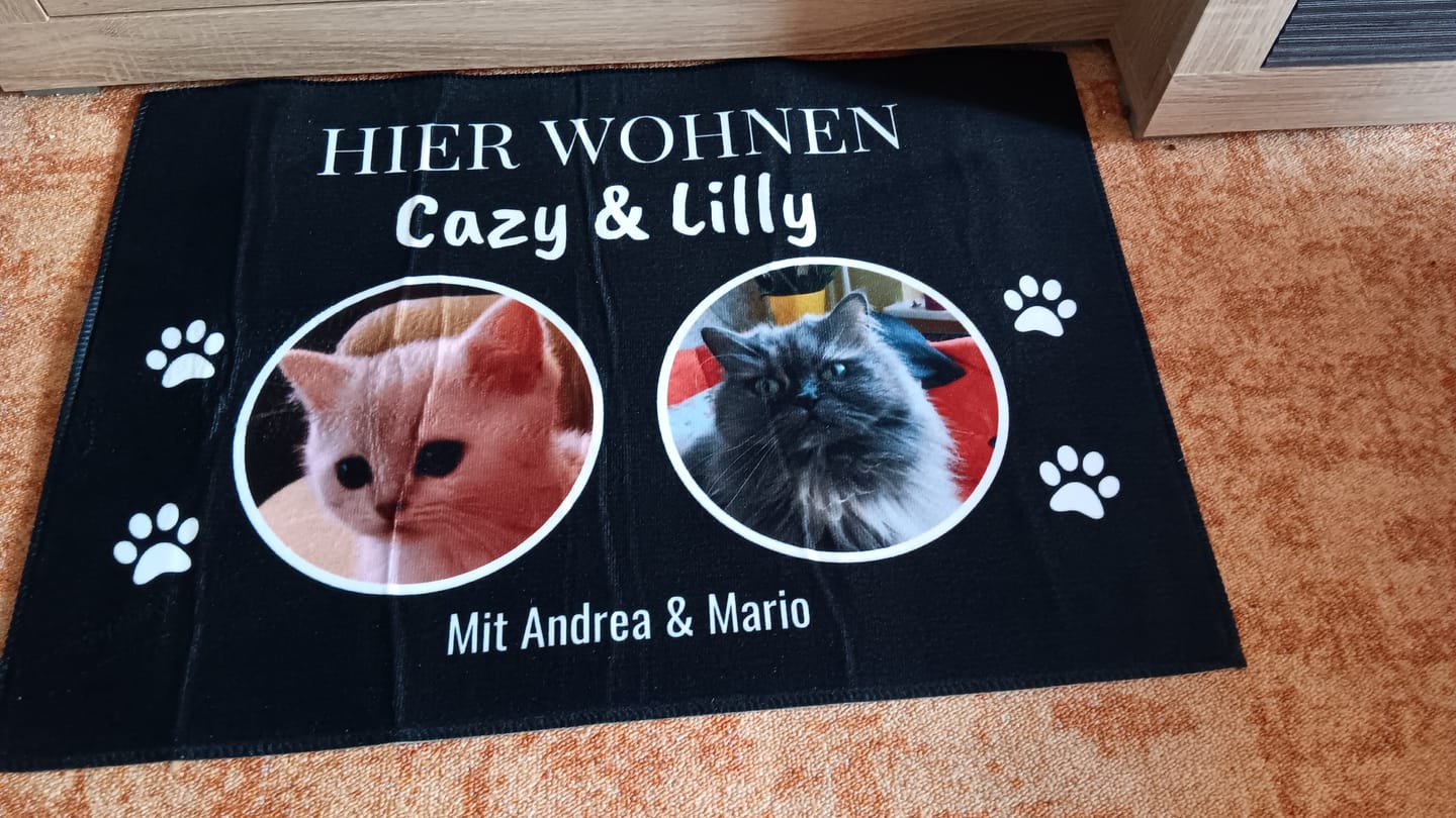 Customer photo review of Hier wohnt - Individuelle Haustier Fußmatte