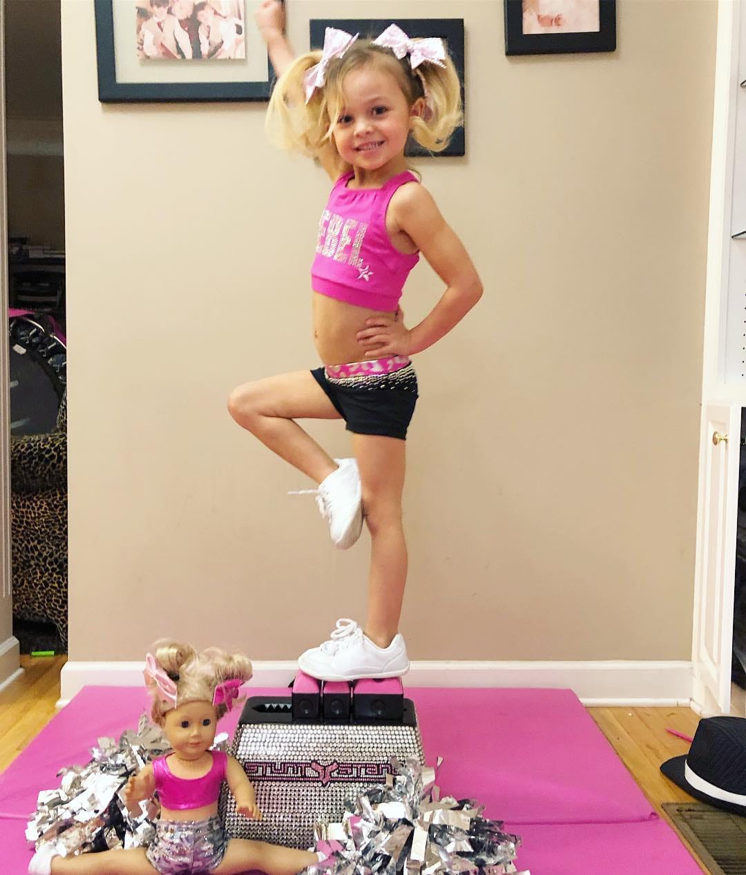 Customer photo review of Stunt Stand & Full Accessory Set (1 Strap Set + 1 Carrying Bags)