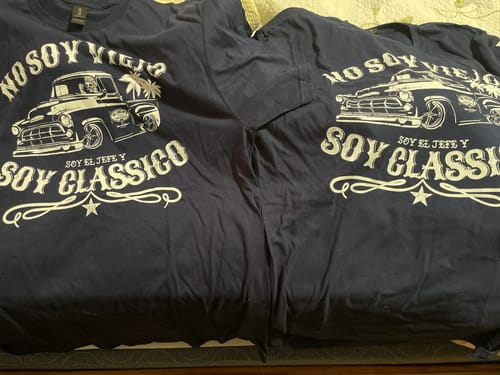 Customer photo review of No Soy Viejo Soy Classico OG El Jefe T-Shirt