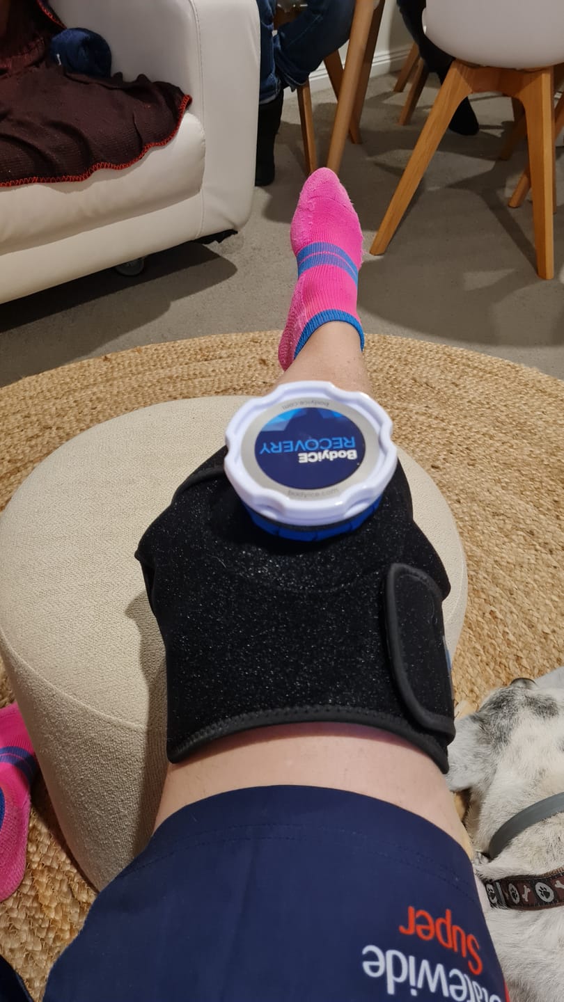 Customer photo review of Medium Universal Knee Ice Pack