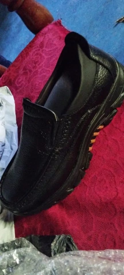 Customer photo review of Kaegreel Men's Cow Leather Waterproof Comfy Non Slip Soft Slip On Casual Shoes