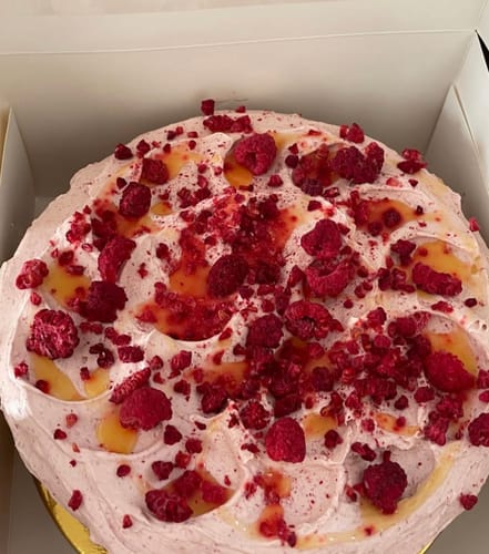 Customer photo review of Lemon & Raspberry Cake