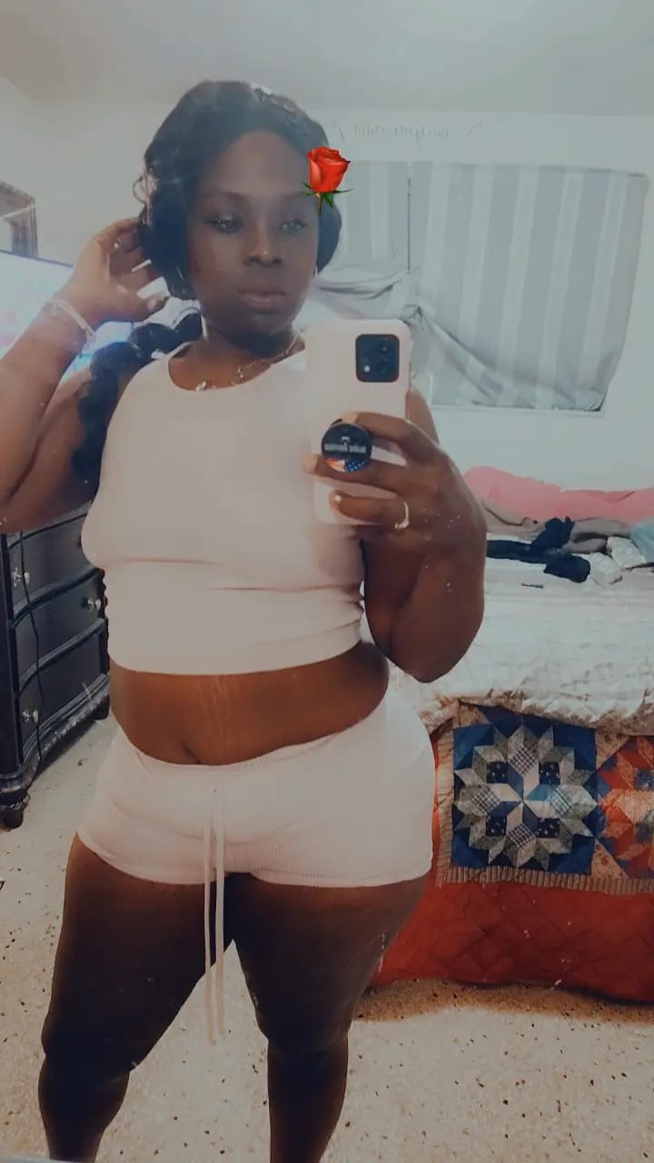 Customer photo review of Butt & Breast enlargement with Maca root, Fenugreek, and other natural ingredients - Natural Curves Capsules made from natural ingredients
