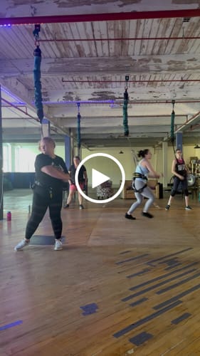 Customer video review of Essential Leggings