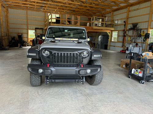 Customer photo review of Vader Grille w/ Mesh - Matte Black for 18-23 Jeep Wrangler JL & Gladiator JT w/o TrailCam