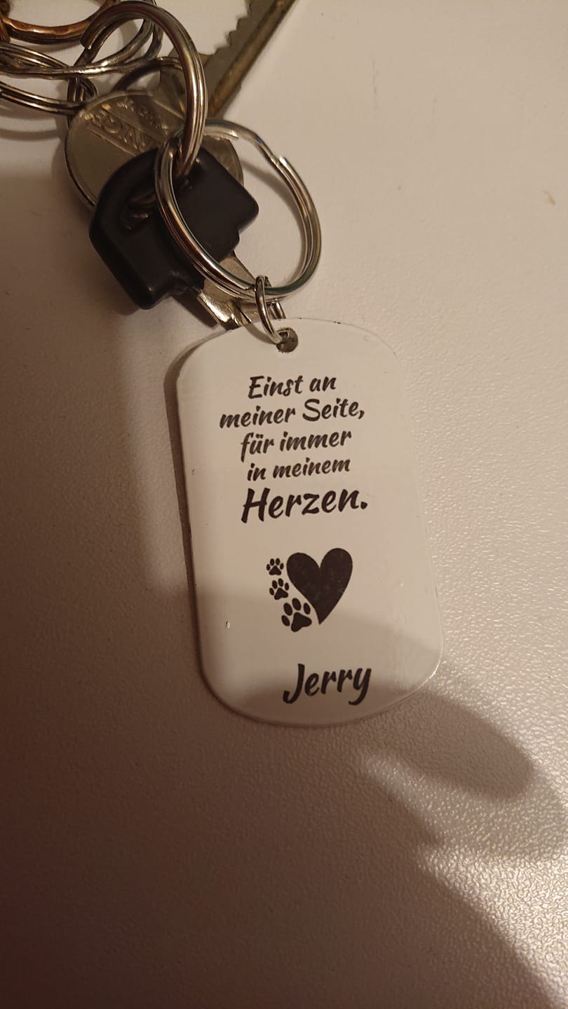 Customer photo review of Für immer im Herzen - Individueller Dog Tag Schlüsselanhänger