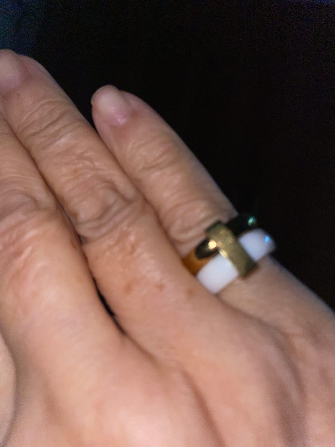 Customer photo review of Anel Camadas Rich Banhado em Ouro 18K