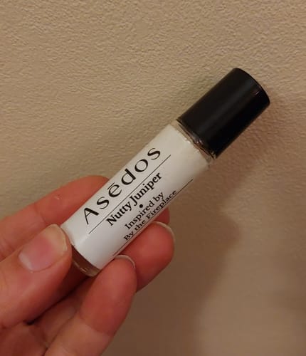 Customer photo review of NUTTY JUNIPER PERFUME OIL
