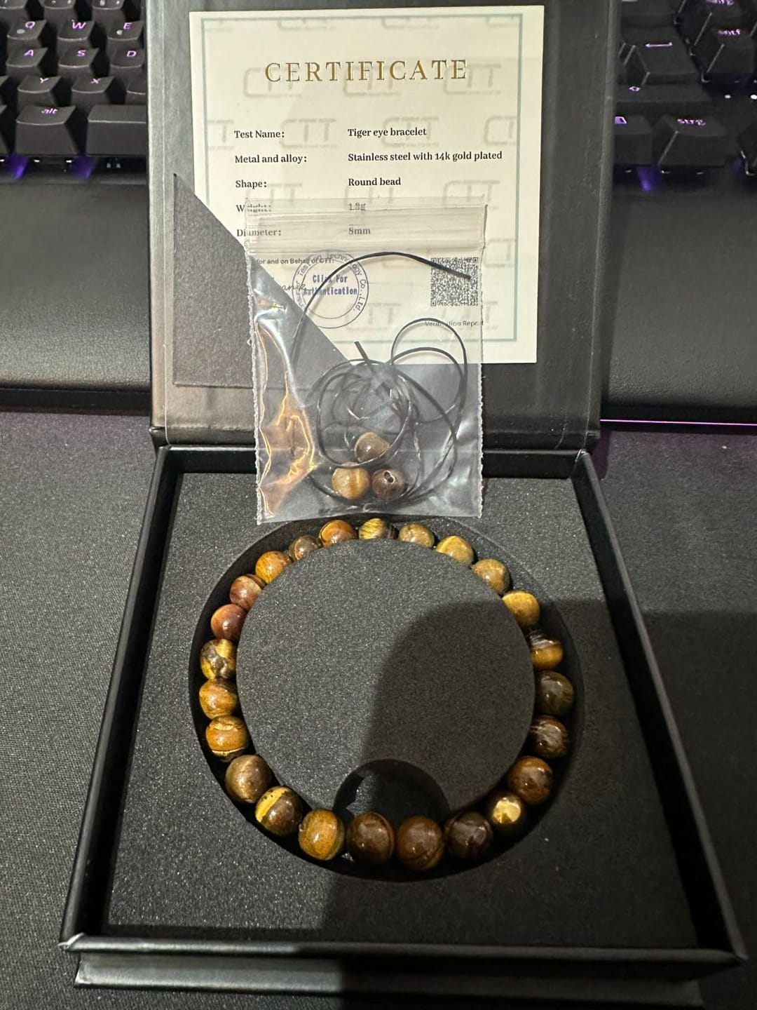 Customer photo review of Tigerauge Edelstein Herren Armband mit 14k vergoldeter Perle