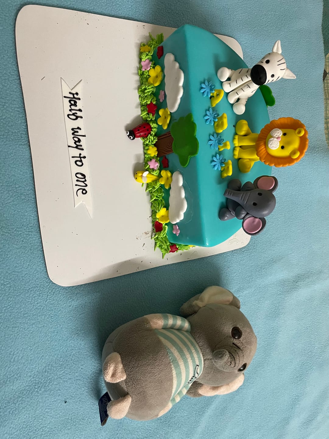 Customer photo review of Half Jungle Design Cake