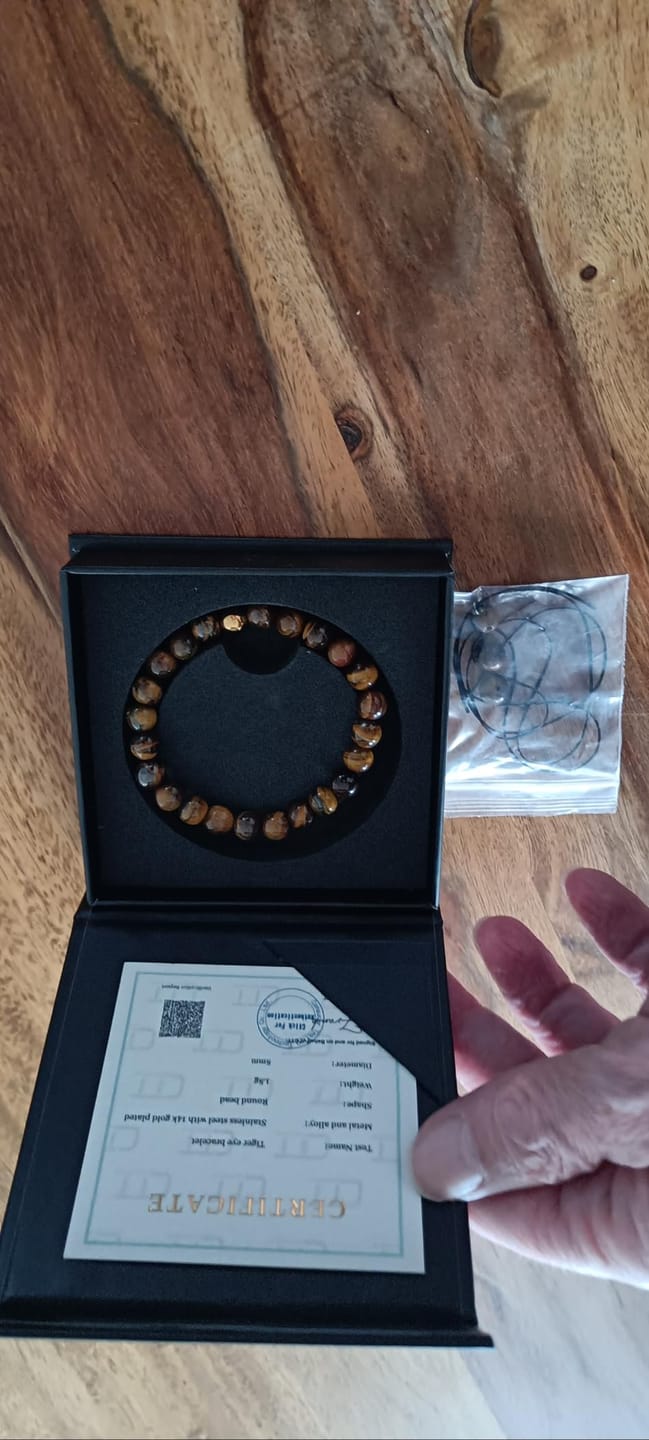 Customer photo review of Tigerauge Edelstein Herren Armband mit 14k vergoldeter Perle