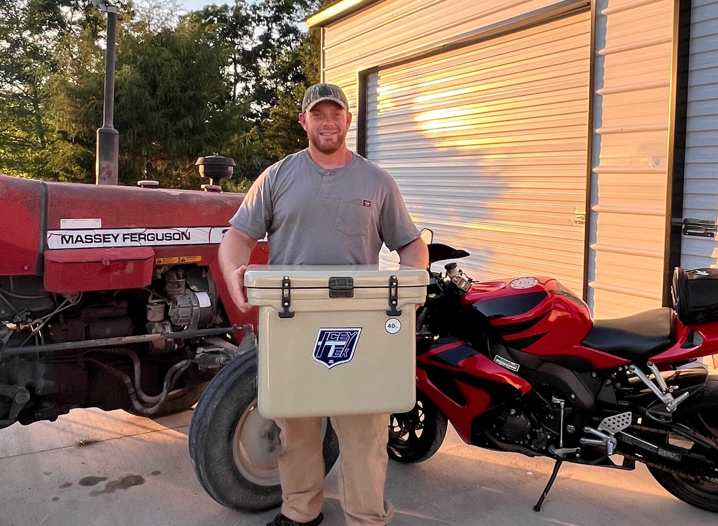 Customer photo review of ICEY-TEK 40 Quart Cooler