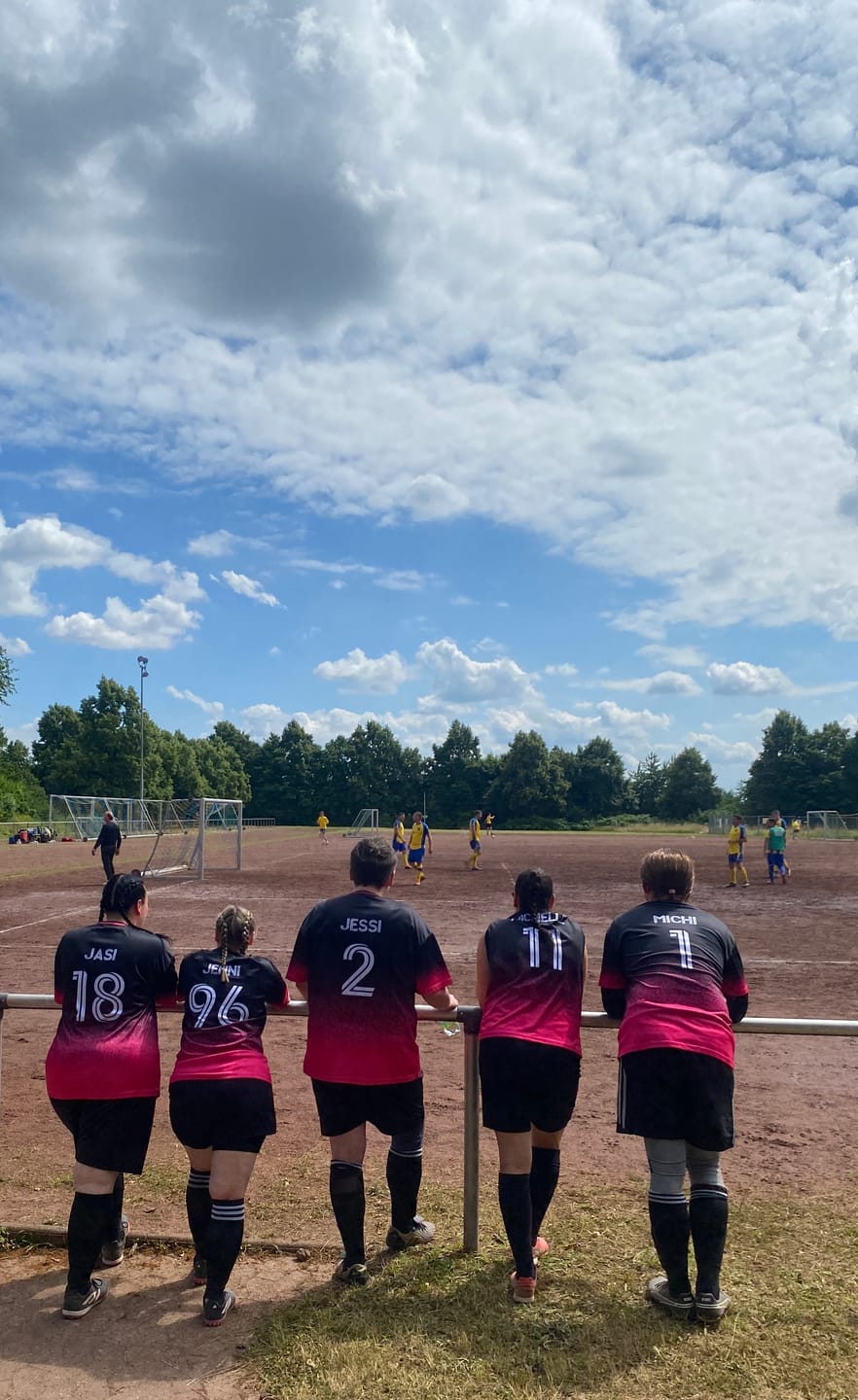 Customer photo review of Benutzerdefinierte Fußballuniform Jersey Kinder Erwachsene Personalisiertes Set Jersey Shirt Rosa
