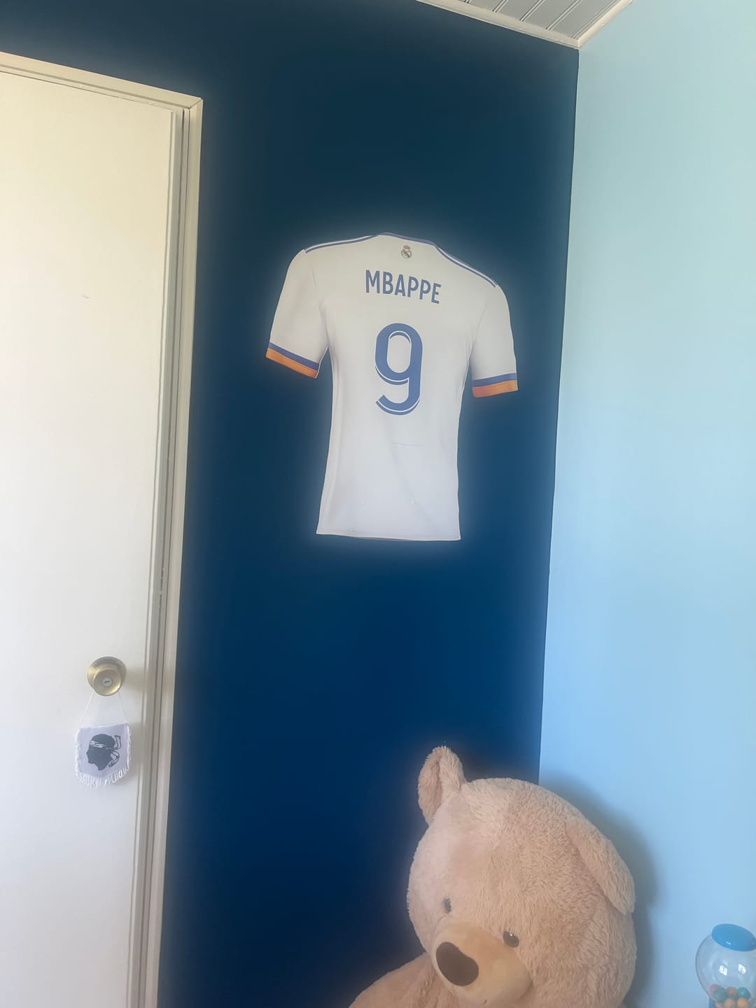 Customer photo review of Sticker REAL MADRID - maillot