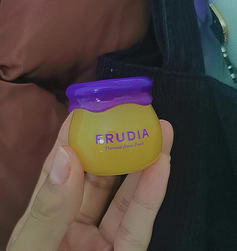 Customer photo review of FRUDIA - Blueberry Hydrating Honey Lip Balm