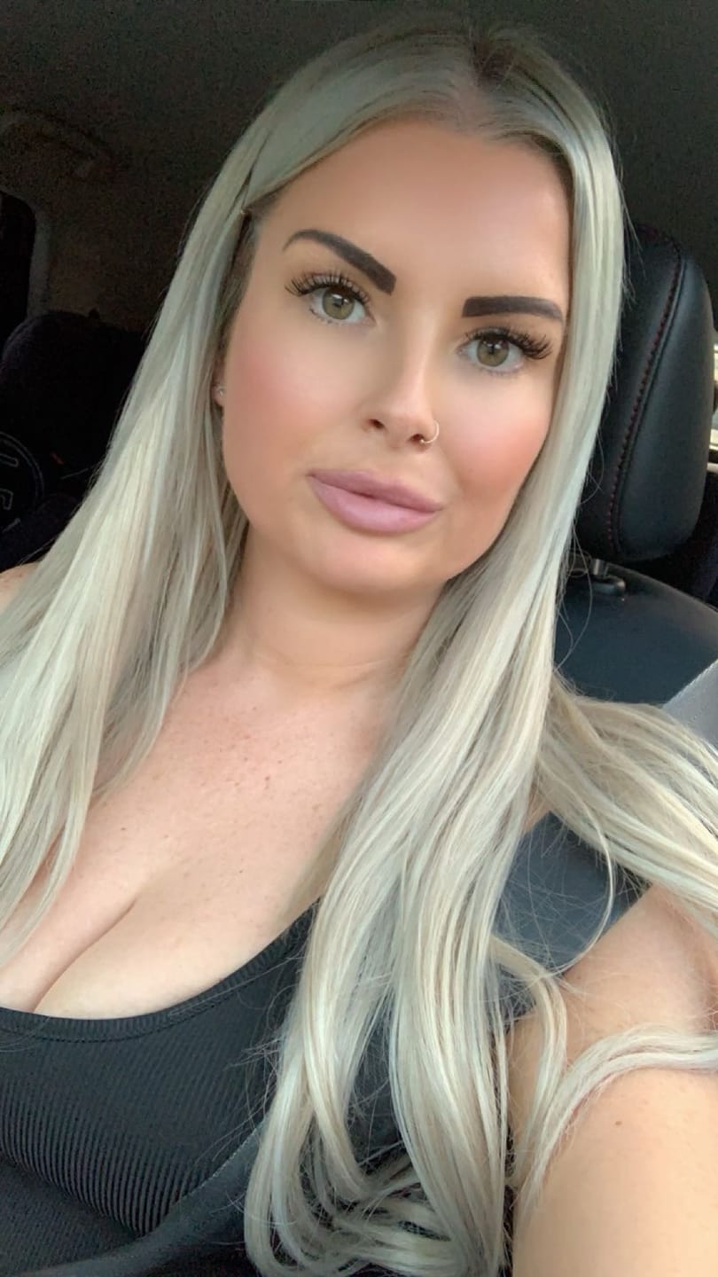Customer photo review of Stranded 20" One Piece Flicky Clip-in Hair Extension #111 Pearl Moon