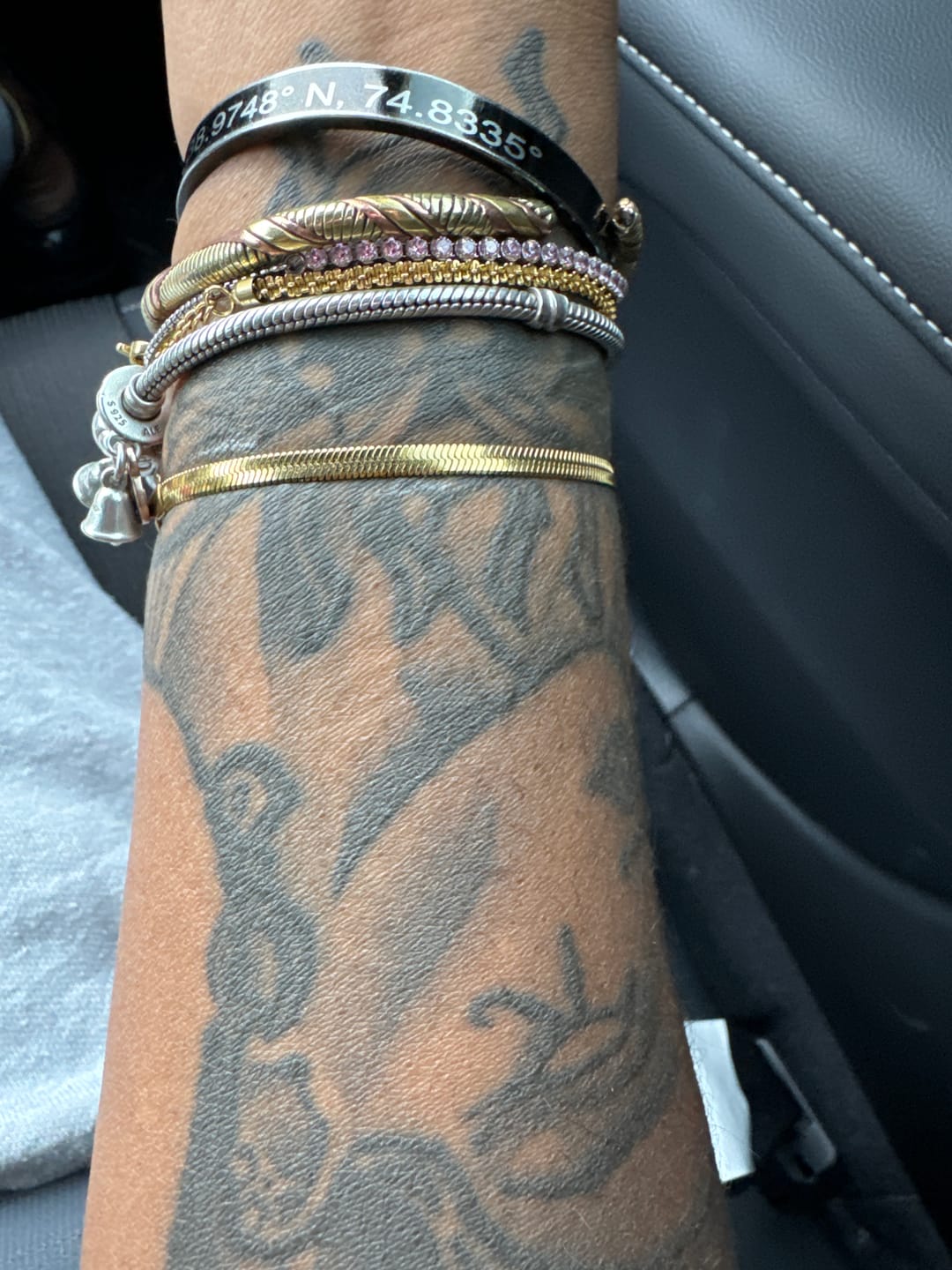 Customer photo review of Sarya Snake Chain Gold Bracelet