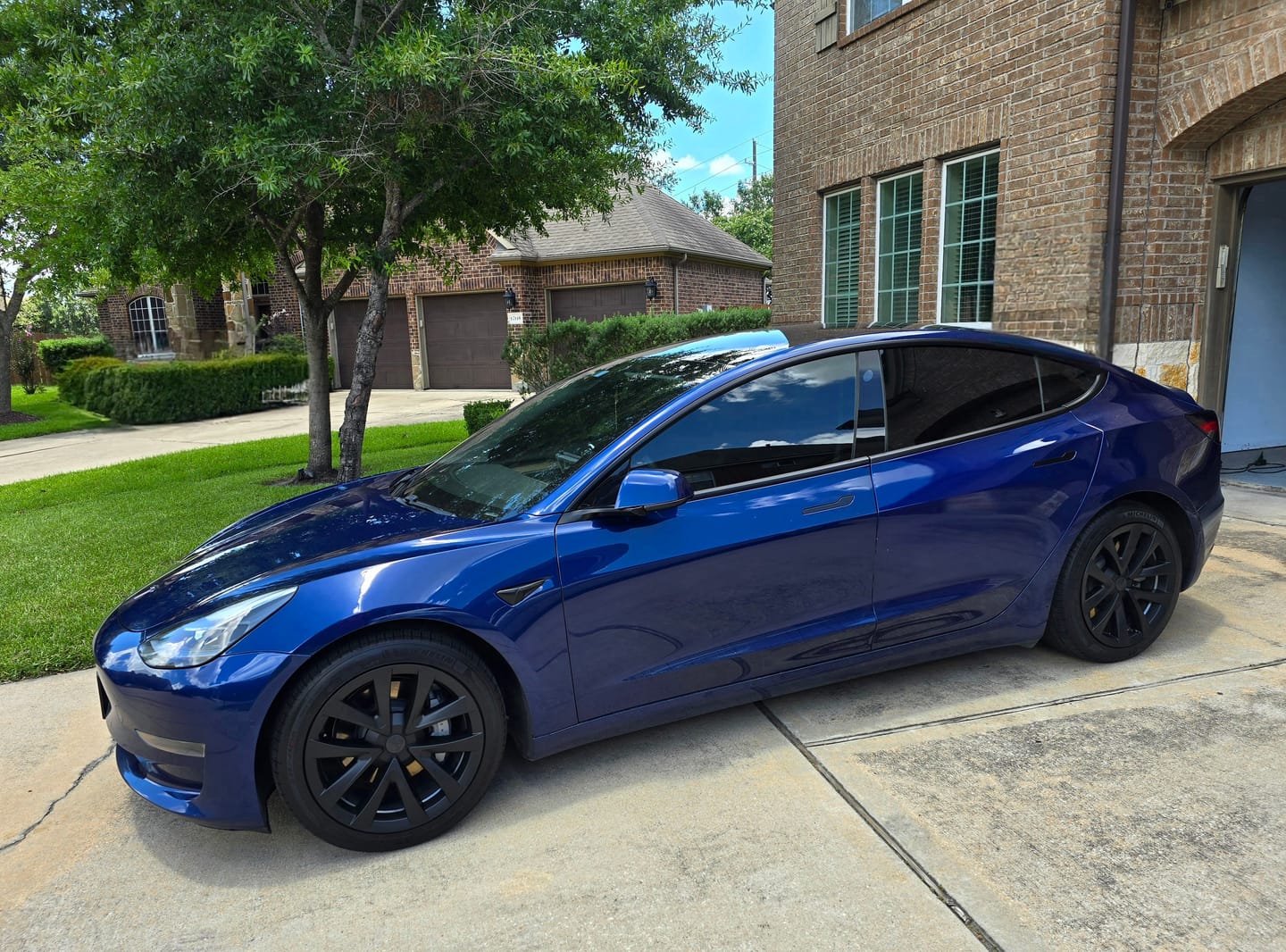 Customer photo review of TESPLUS 18'' Arachnid Style Wheel Cover for Model 3