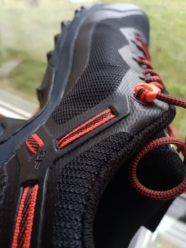Customer photo review of Zapatilla Hombre Ultra Train 3