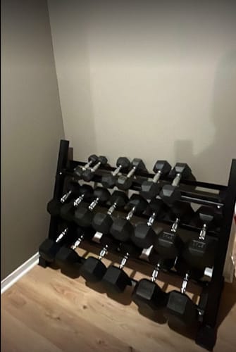 Customer photo review of Ensemble: 5-50lb haltères hexagonaux en rubber  + Rack 3 étages
