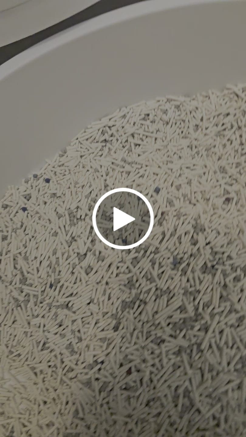 Customer video review of Michu Premium Mixed Tofu Cat Litter Pro Gen2 6L- Superb in Flushable, Eco-Friendly & Odour-Control
