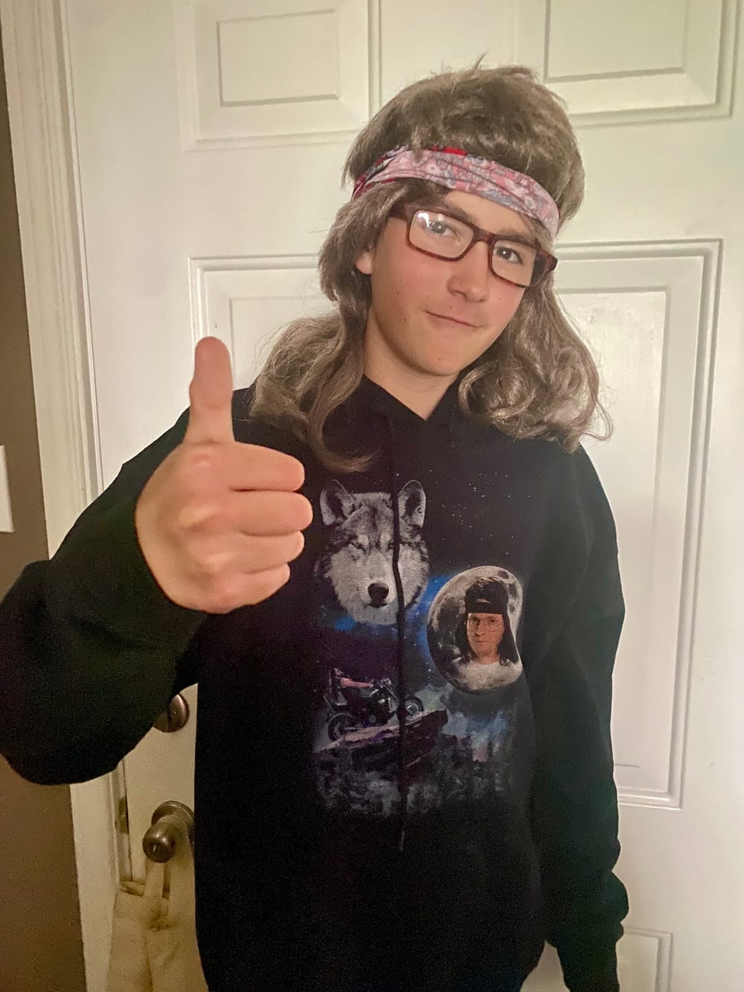 Customer photo review of Hoodie - Chandail de loup