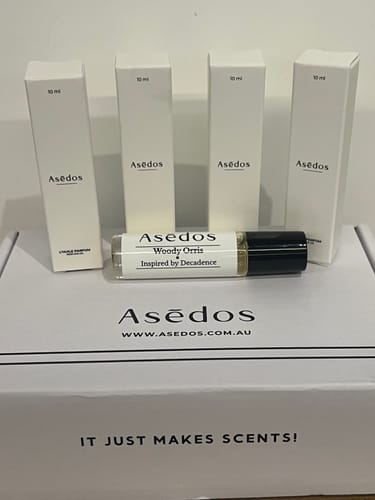 Customer photo review of WOODY ORRIS PERFUME OIL