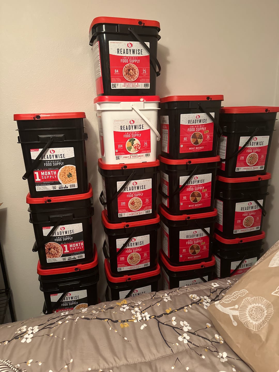 Customer photo review of 84 Serving Breakfast & Entree Grab & Go Bucket