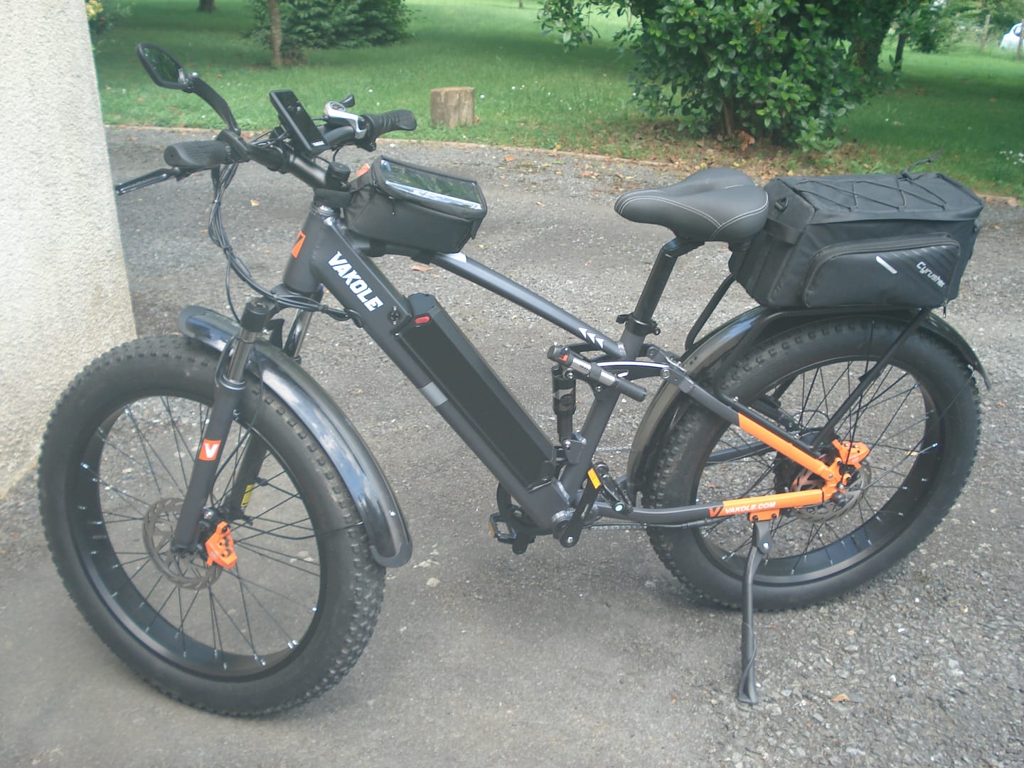 Customer photo review of Vakole CO26 26" 750W Fat Bike Full Suspension E-Mountain Bike 48V 16Ah E-MTB [Pre-Order]