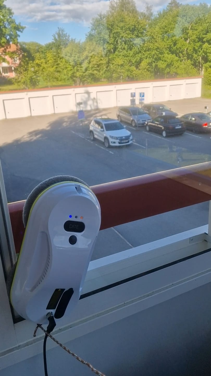 Customer photo review of Fönsterputsrobot DiteWimba FPR20 med sprayfunktion