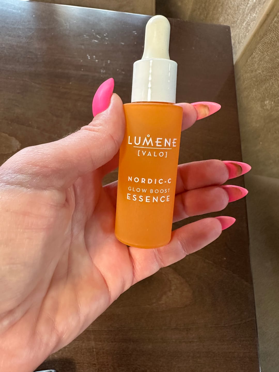 Customer photo review of Хиалуронова есенция арктическо сияние с витамин С Lumene NORDIC-C Valo