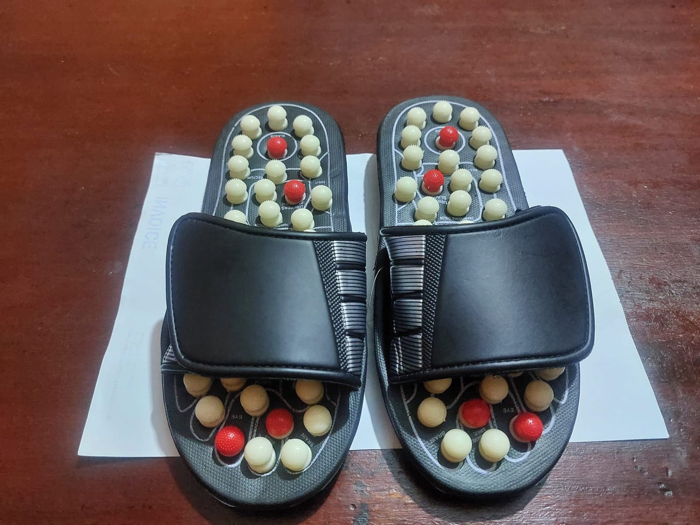 Customer photo review of Talpmasszírozó Akupresszúrás Papucs