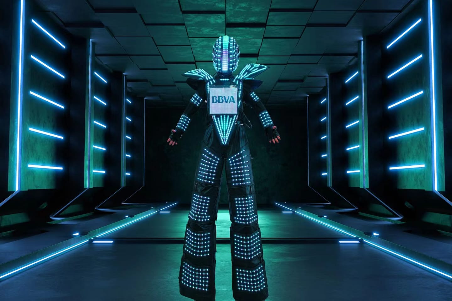 Customer photo review of Traje LED Robot Costume Led Clothes Stilts Walker Costume LED Suit Costume Helmet Laser Gloves