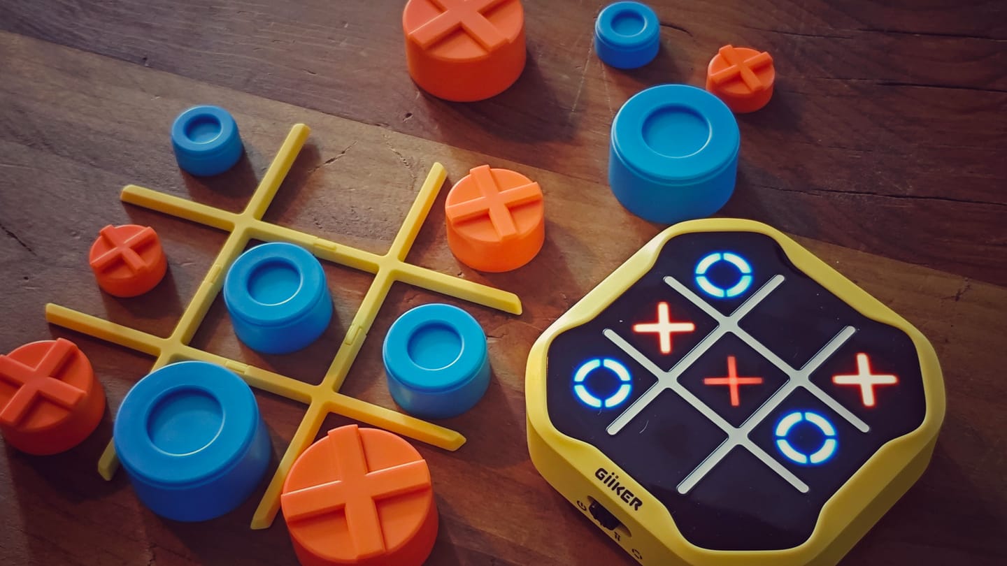 Customer photo review of GiiKER Tic-Tac-Toe Bolt