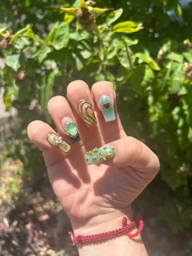 Customer photo review of Green Queen