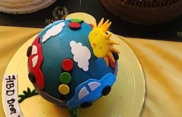 Customer photo review of Car Round Pinata Cake
