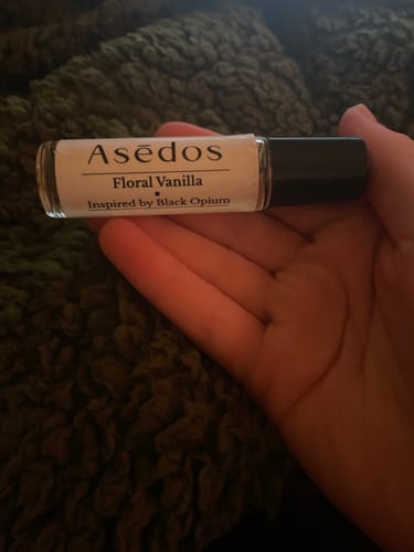 Customer photo review of FLORAL VANILLA PERFUME OIL