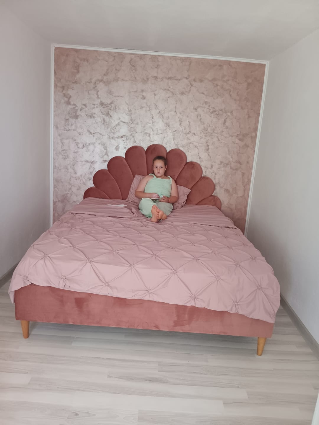 Customer photo review of Pat SANTANA 160x200, stofa catifelata roz antic - Bluvel 52, cu somiera