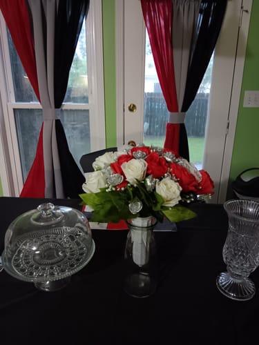 Customer photo review of Bulk 50Pcs Tiny Roses Artificial Flowers Roses Flower Heads for Crafts Wedding Centerpieces Bridal Shower Party Home Decor Wholesale