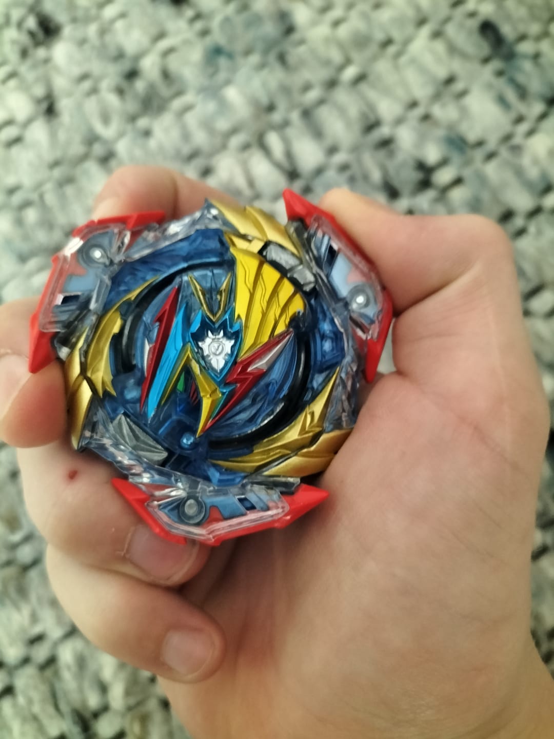 Customer photo review of Takra Tomy  Ultimate Valkyrie Variable'-9 Burst DB Beyblade B-193