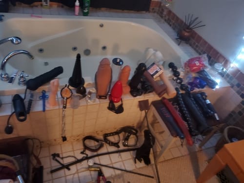 Customer photo review of Knuckles Small Clenched Fist Dildo