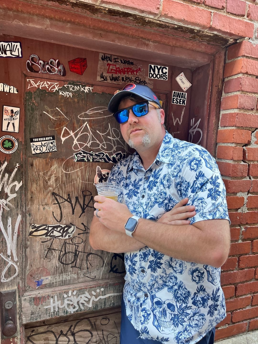 Customer photo review of Herren Kurzarmshirt mit Punkrock Kronen Blumenschädel Print