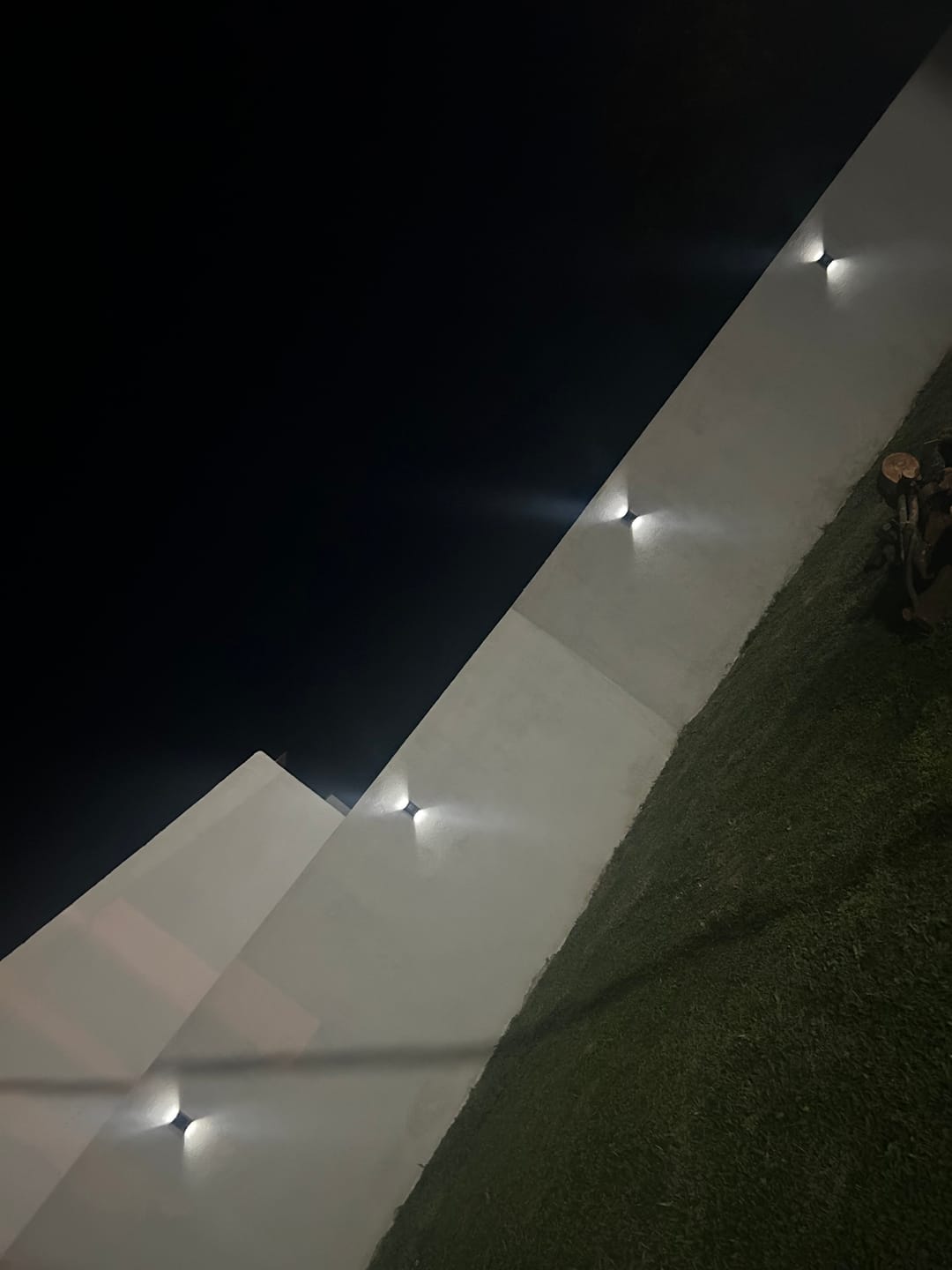 Customer photo review of Pack de 2 focos led solares decorativos Luz Dual para jardin