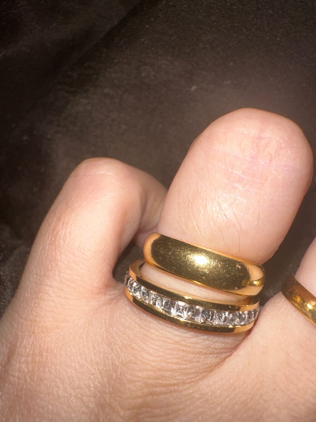 Customer photo review of Anel com Pedras Brilhantes Banhado em Ouro 18k