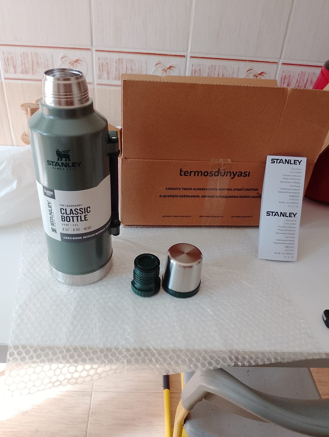Customer photo review of Stanley Classic Legendary Bottle Yeşil 2.3 L