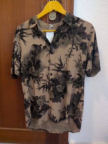 Customer photo review of Chemise à manches courtes en rayonne hawaïenne pour homme